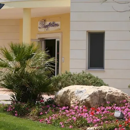 Privati Giardini Di Atena Aparthotel